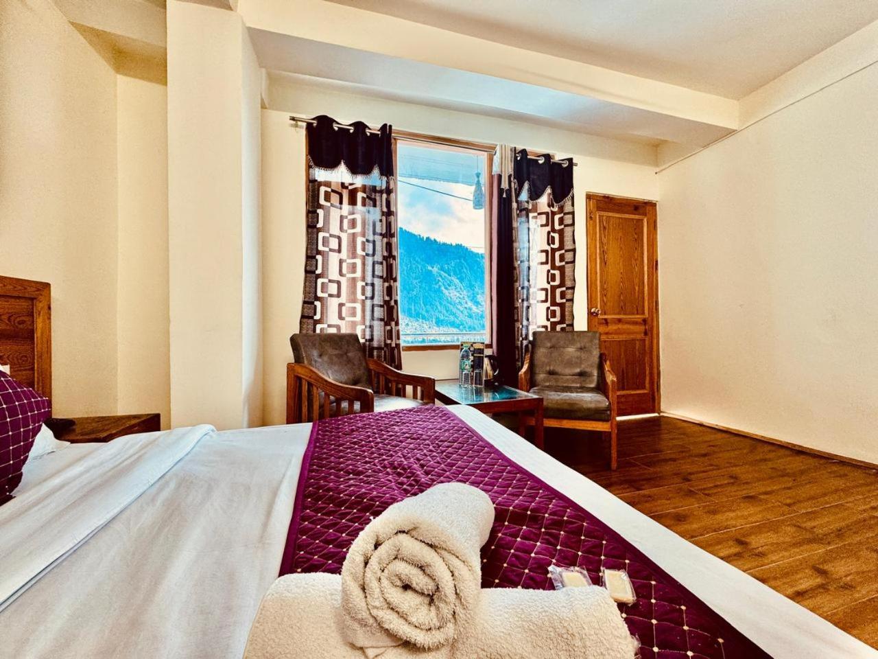 Royal Majestic View Point Lodge Manāli Eksteriør billede